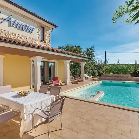 Nice Home In Vodnjan With Wifi Holiday home *