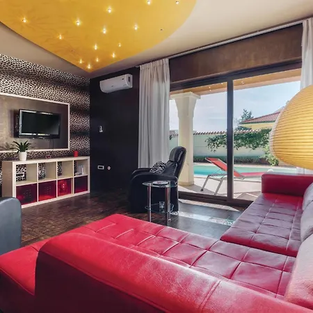 Four-Bedroom Holiday Home In Vodnjan