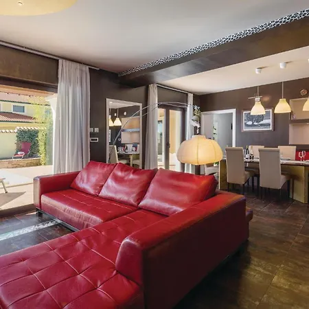 Four-Bedroom Holiday Home In Vodnjan Vodnjan
