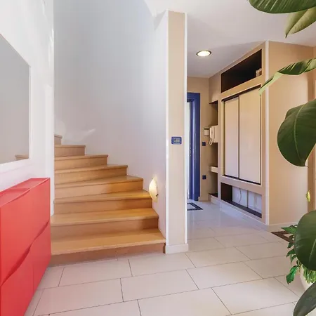 Four-Bedroom Holiday Home In Vodnjan Ferienhaus *