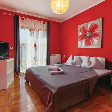 Four-Bedroom Holiday Home In Vodnjan Vodnjan