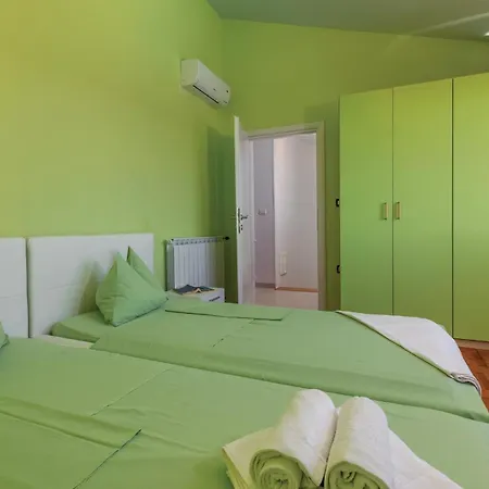 Four-Bedroom Holiday Home In Vodnjan