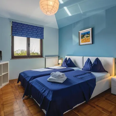 Ferienhaus Four-Bedroom Holiday Home In Vodnjan