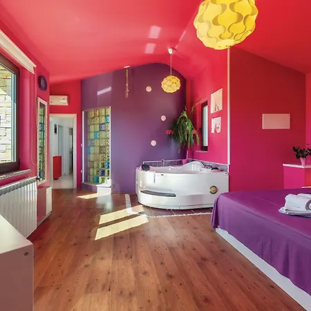 Four-Bedroom Holiday Home In Vodnjan Ferienhaus *