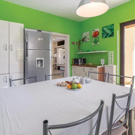 Four-Bedroom Holiday Home In Vodnjan * Vodnjan