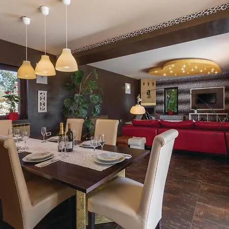 Four-Bedroom Holiday Home In Vodnjan