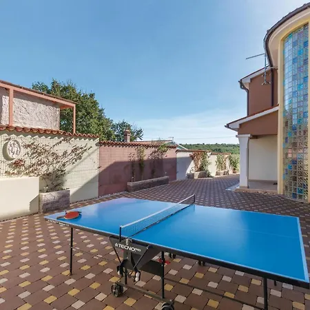Ferienhaus Four-Bedroom Holiday Home In Vodnjan *